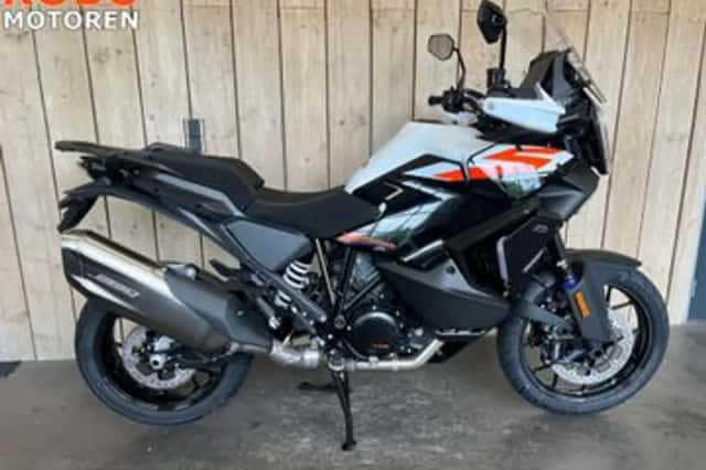 KTM 1390 Super Adventure S EVO (2026) thumbnail 1