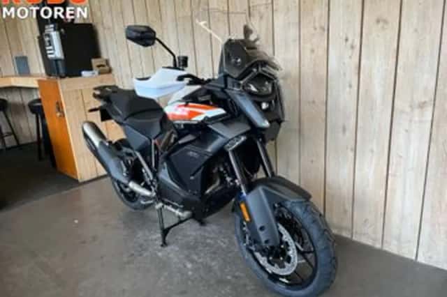 KTM 1390 Super Adventure S EVO (2026) thumbnail 2