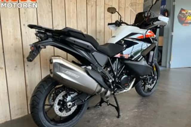 KTM 1390 Super Adventure S EVO (2026) thumbnail 3