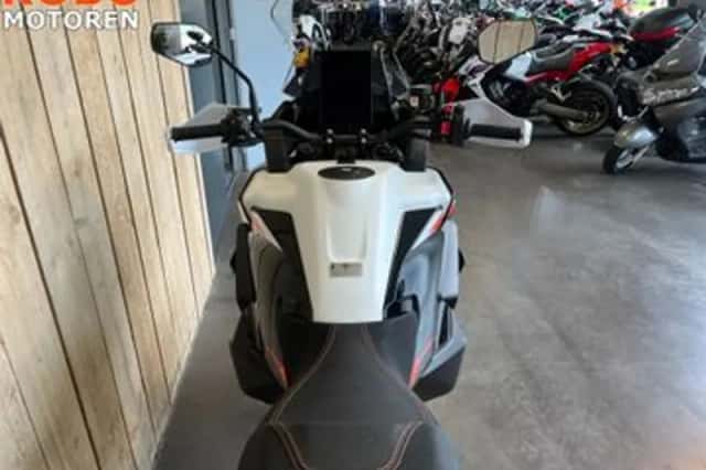 KTM 1390 Super Adventure S EVO (2026) thumbnail 4