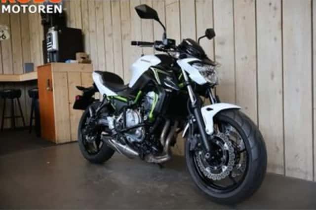 Kawasaki Z650 (2017) thumbnail 2