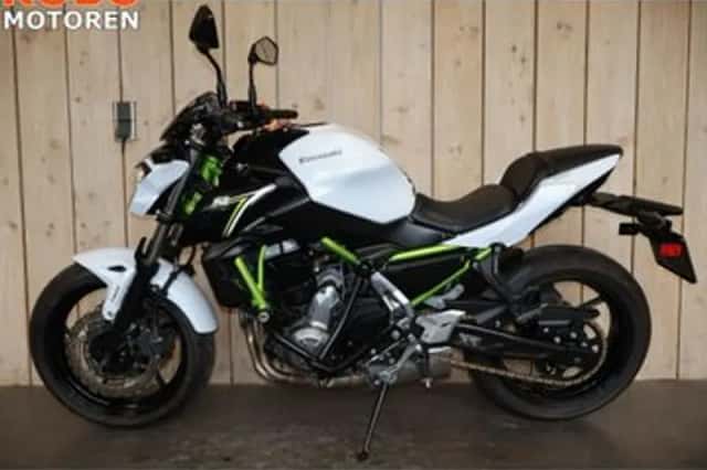 Kawasaki Z650 (2017) thumbnail 3