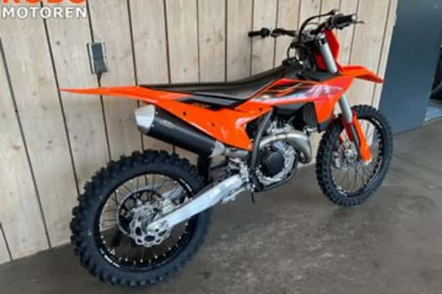 KTM 450 SX-F (2027) thumbnail 3