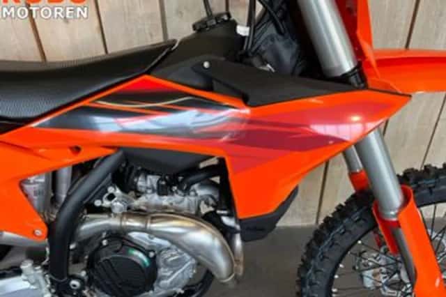 KTM 450 SX-F (2027) thumbnail 4