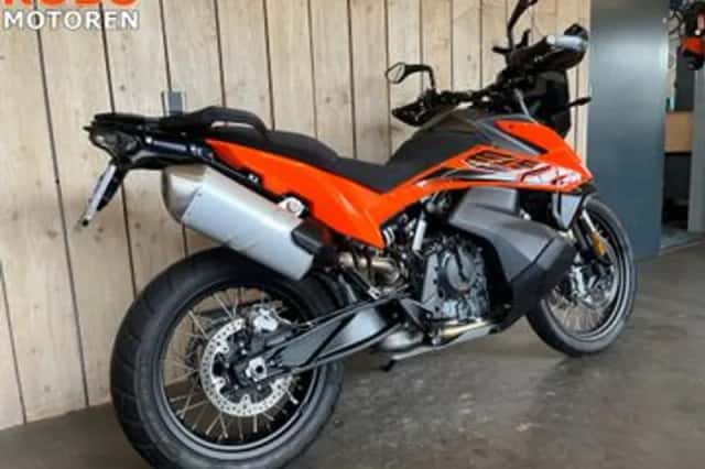 KTM 890 Adventure (2022) thumbnail 2
