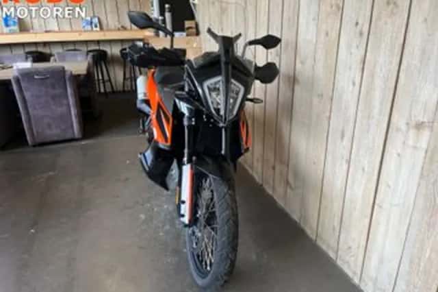 KTM 890 Adventure (2022) thumbnail 4