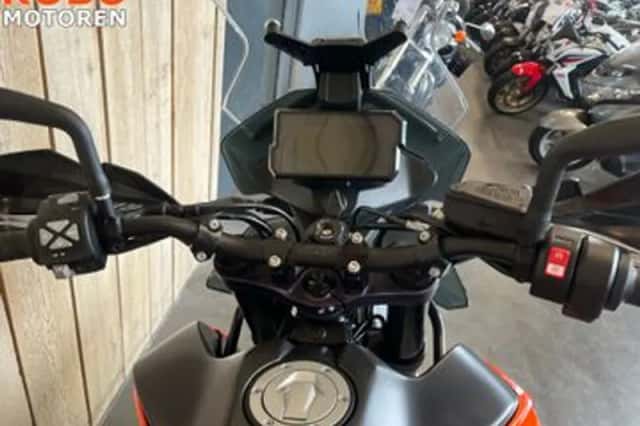 KTM 890 Adventure (2022) thumbnail 6