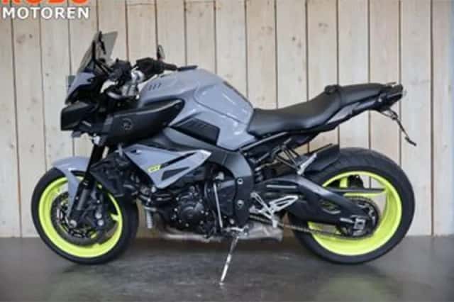 Yamaha MT-10 (2017) thumbnail 3