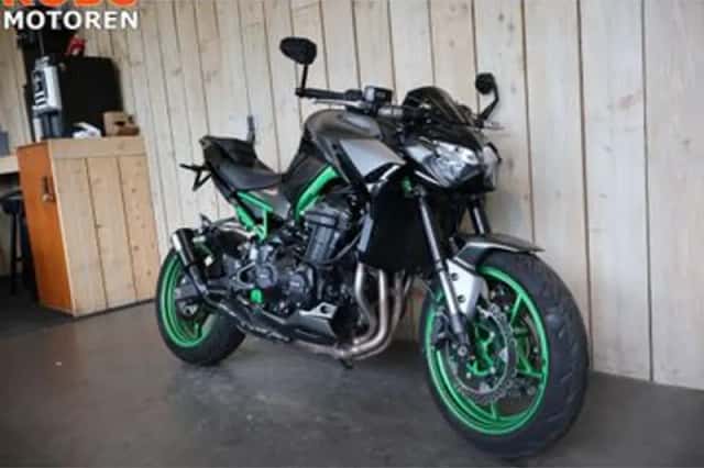 Kawasaki Z900 (2024) thumbnail 2