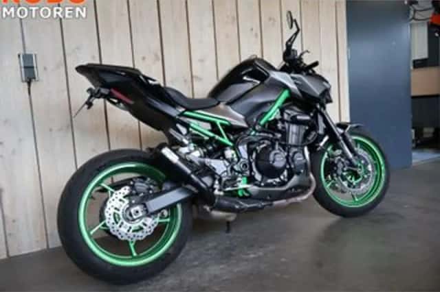 Kawasaki Z900 (2024) thumbnail 4