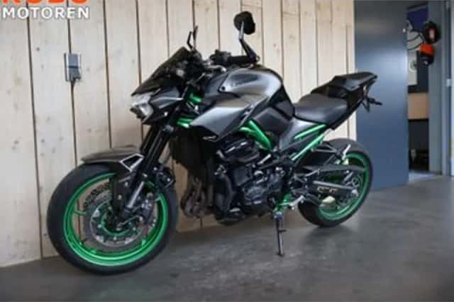 Kawasaki Z900 (2024) thumbnail 5
