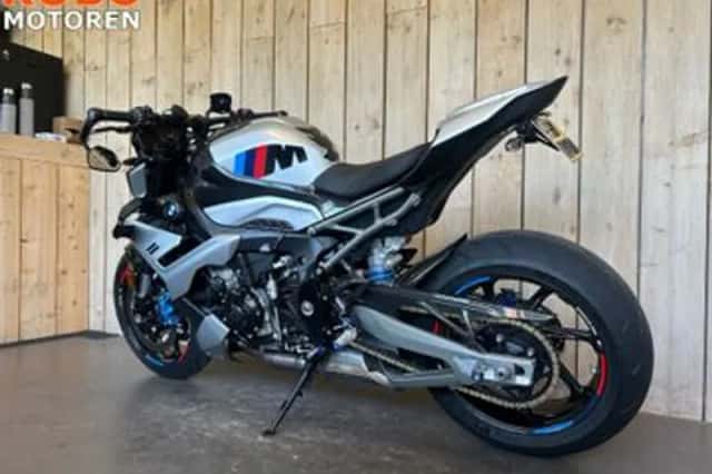 BMW M 1000 R (2026) thumbnail 4