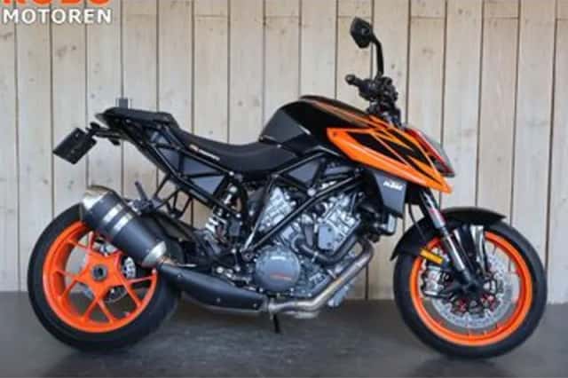 KTM 1290 SuperDuke R (2019) thumbnail 1