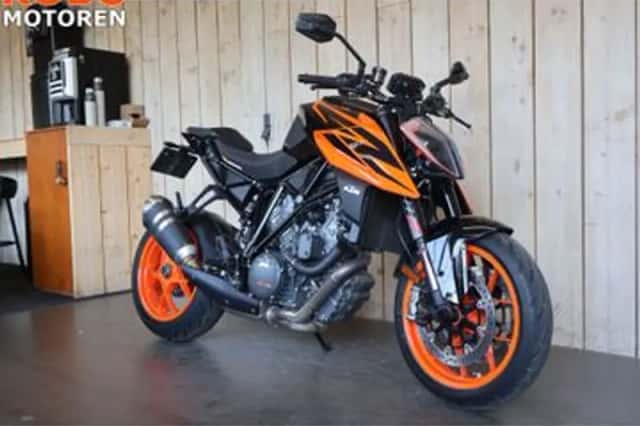 KTM 1290 SuperDuke R (2019) thumbnail 2