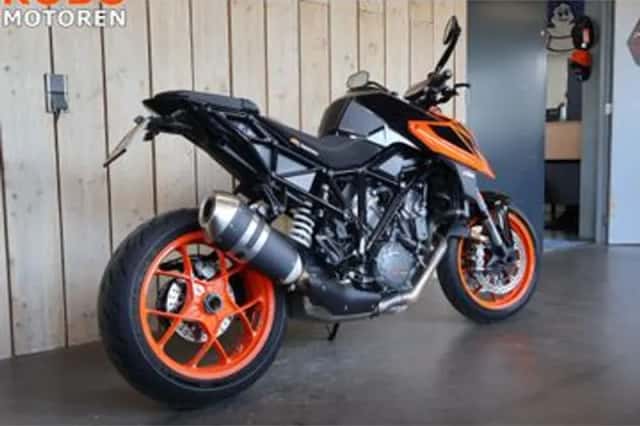 KTM 1290 SuperDuke R (2019) thumbnail 4