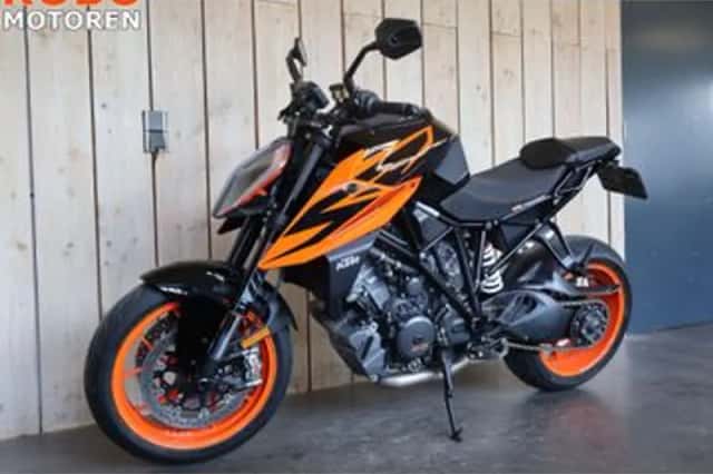 KTM 1290 SuperDuke R (2019) thumbnail 5