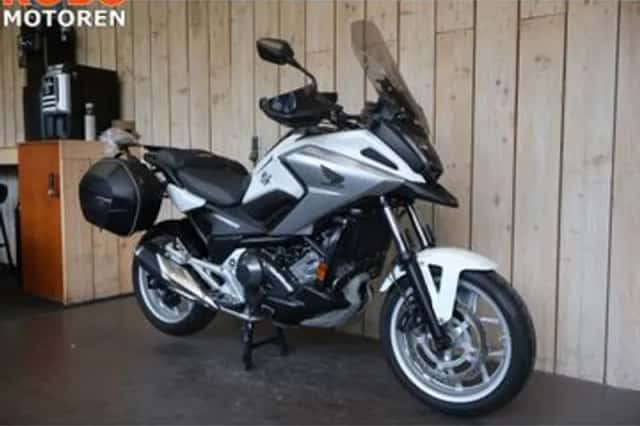 Honda NC750X (2018) thumbnail 2