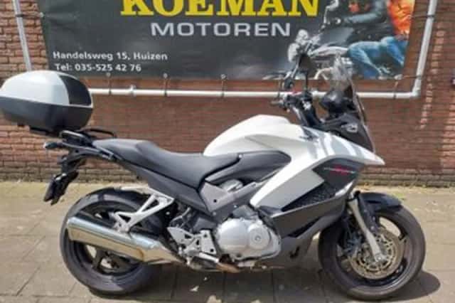 Honda VFR800 (2014) thumbnail 2