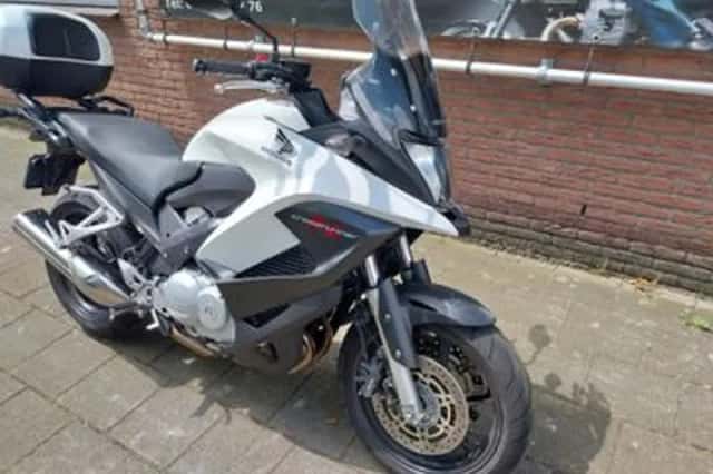 Honda VFR800 (2014) thumbnail 3