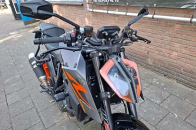 KTM 1290 SuperDuke R (2018) thumbnail 4