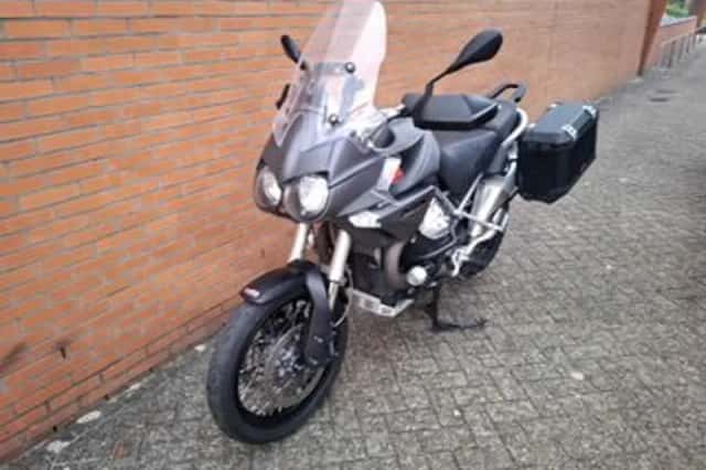 Moto Guzzi Stelvio 1200 8V (2011) thumbnail 3