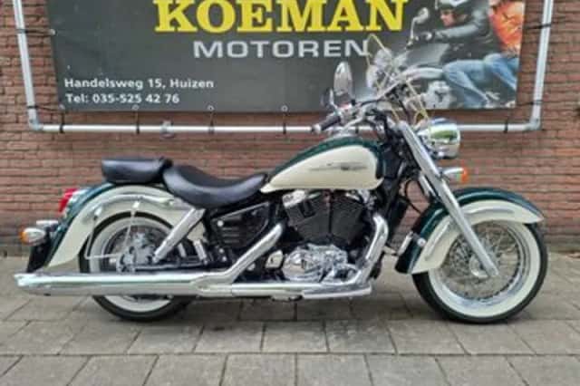 Honda VT 1100 C3 Shadow (1999) thumbnail 1