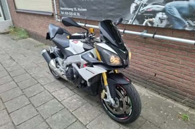 Aprilia Tuono V4 (2014) thumbnail 2