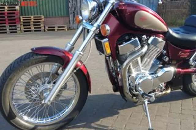 Suzuki VS 1400 Intruder (1993) thumbnail 4