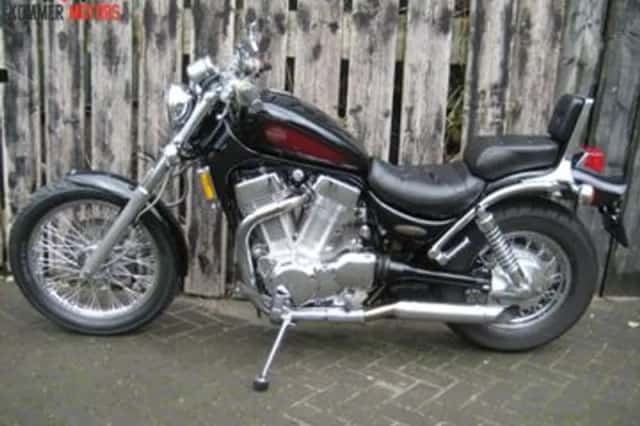 Suzuki VS 1400 Intruder (1989) thumbnail 1