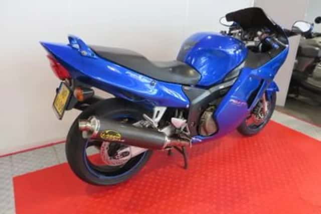 Honda CBR 1100 XX Super Blackbird (1999) thumbnail 3