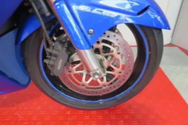 Honda CBR 1100 XX Super Blackbird (1999) thumbnail 6