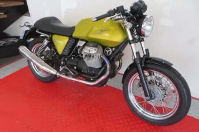Moto Guzzi V7 Cafe Classic (2010) thumbnail 2
