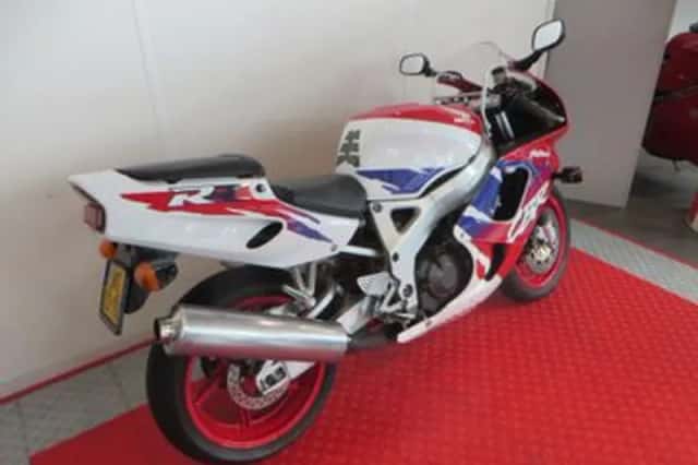Honda CBR 900 RR Fireblade (1995) thumbnail 3