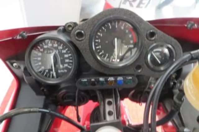 Honda CBR 900 RR Fireblade (1995) thumbnail 4