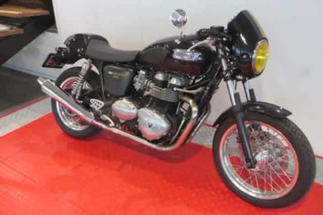 Triumph Thruxton 900 (2012) thumbnail 2