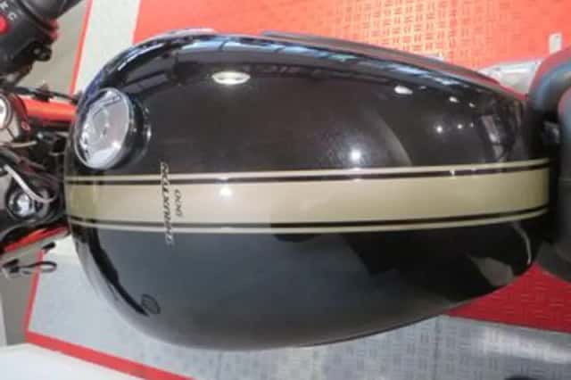 Triumph Thruxton 900 (2012) thumbnail 6