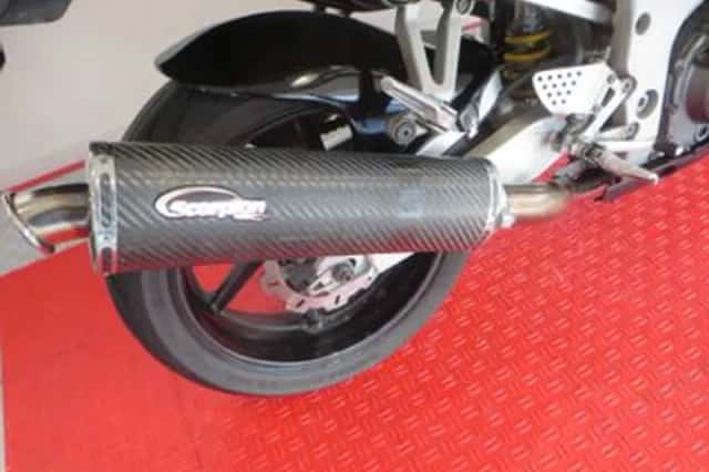 Honda CBR 900 RR Fireblade (1998) thumbnail 6