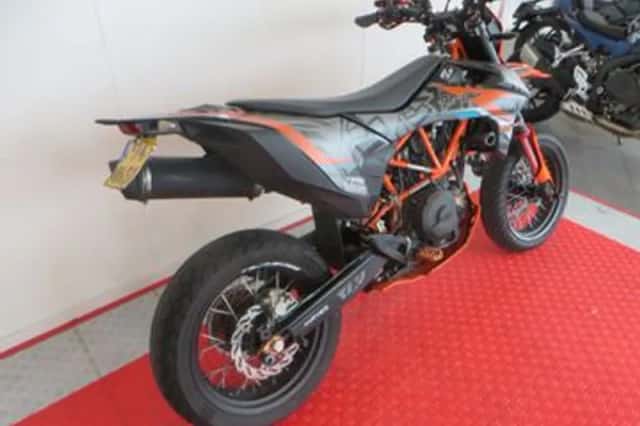 KTM 690 SMC (2021) thumbnail 3