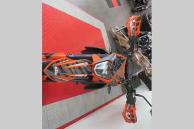 KTM 690 SMC (2021) thumbnail 5