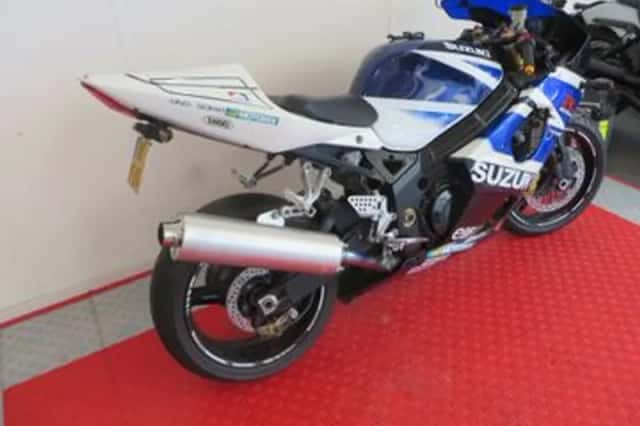 Suzuki GSX-R1000 (2003) thumbnail 3