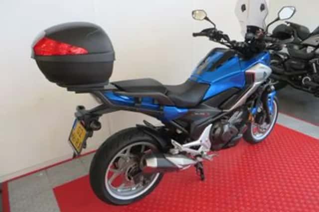 Honda NC750X (2017) thumbnail 3