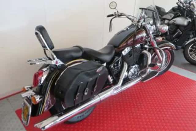 Honda VT 1100 C3 Shadow (2003) thumbnail 3