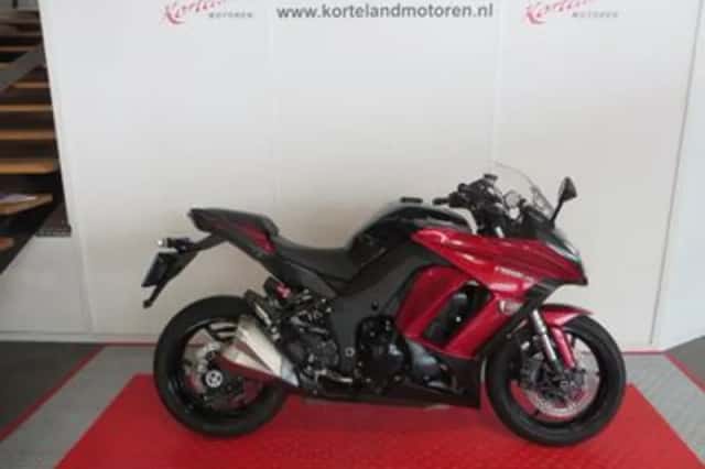 Kawasaki Z1000 (2015) thumbnail 1