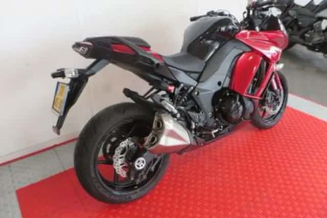 Kawasaki Z1000 (2015) thumbnail 3
