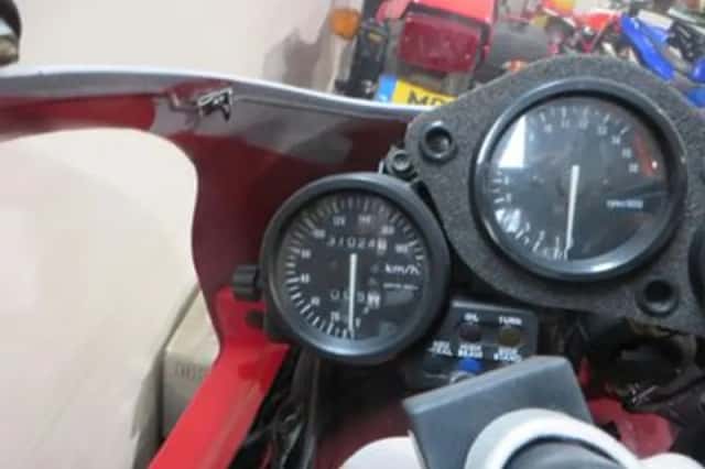 Honda CBR 400RR (1990) thumbnail 4