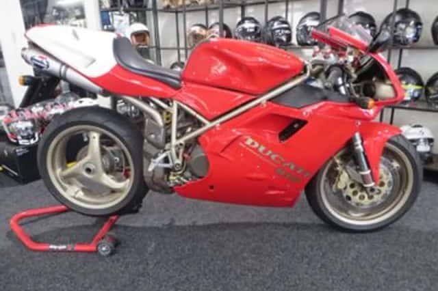 Ducati 916 (1995) thumbnail 1