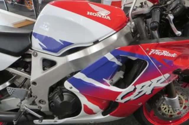 Honda CBR 900 RR Fireblade (1995) thumbnail 4