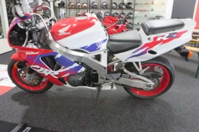 Honda CBR 900 RR Fireblade (1995) thumbnail 6