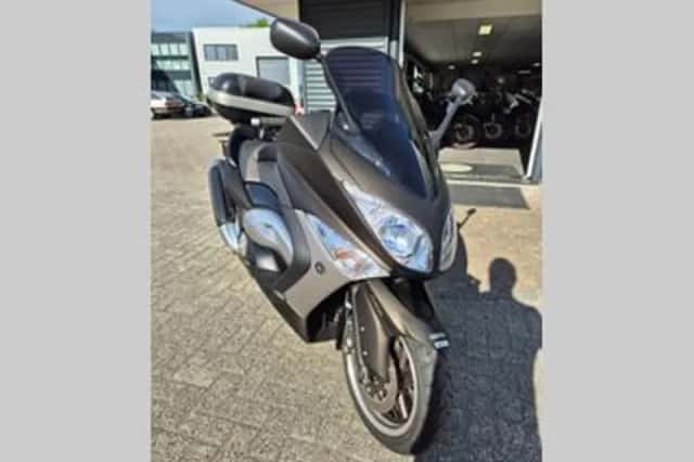 Yamaha T MAX (2011) thumbnail 2