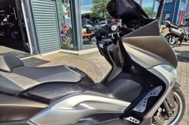 Yamaha T MAX (2011) thumbnail 3